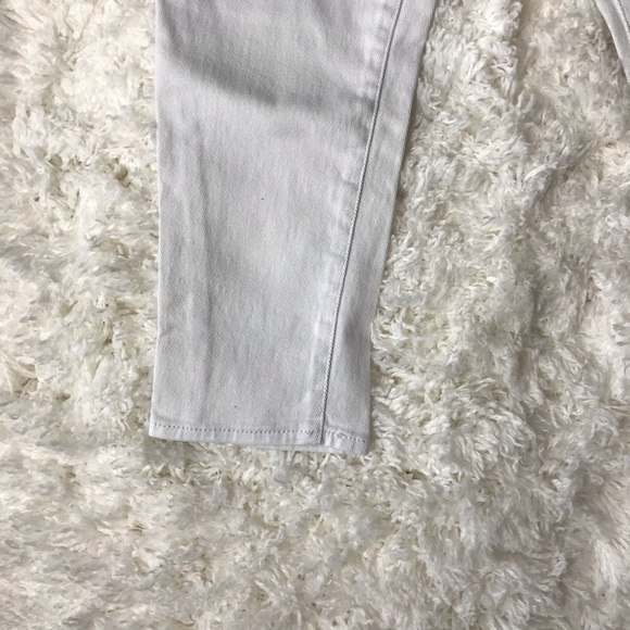 Junior’s White Delia’s Taylor Capri Pants Size 3/4 - Picture 2 of 8